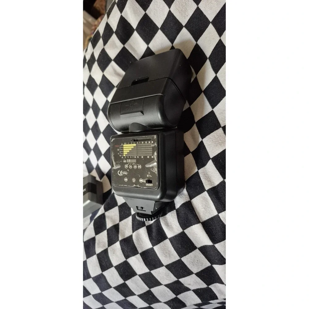 Canon Speedlite TTL Camera Flash – Red Sensor Window – Vintage Hot Shoe Flash